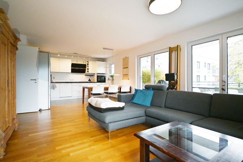 Moderne 4-Zimmer-Wohnung mit umlaufendem Balkon in Unterhaching